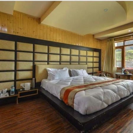 Srīnagar Hotel Sheen المظهر الخارجي الصورة