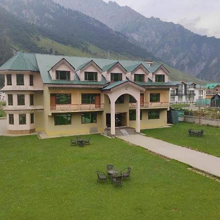 Srīnagar Hotel Sheen المظهر الخارجي الصورة