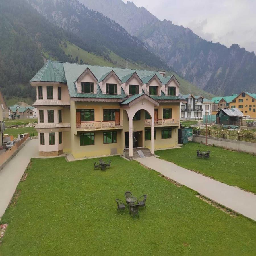 Srīnagar Hotel Sheen المظهر الخارجي الصورة