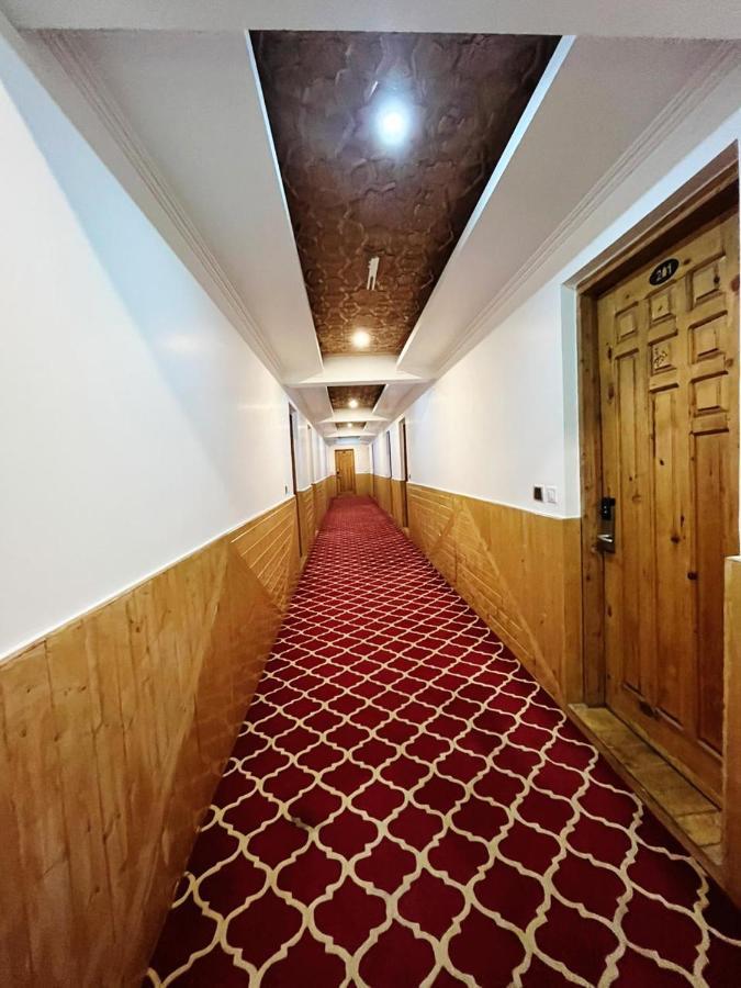 Srīnagar Hotel Sheen المظهر الخارجي الصورة