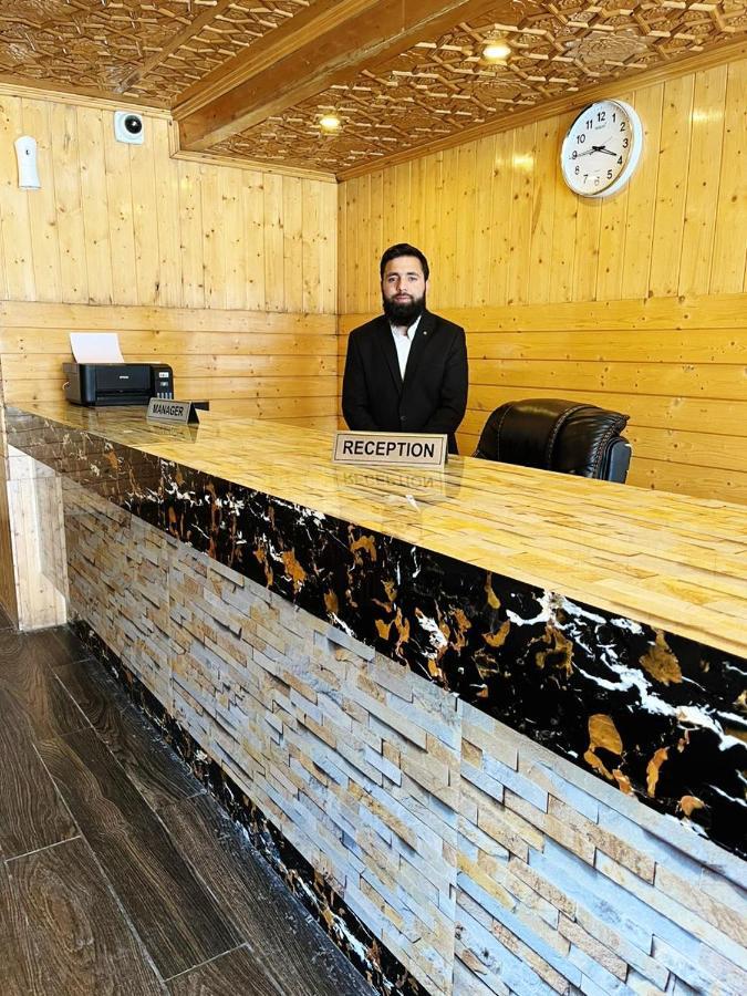 Srīnagar Hotel Sheen المظهر الخارجي الصورة