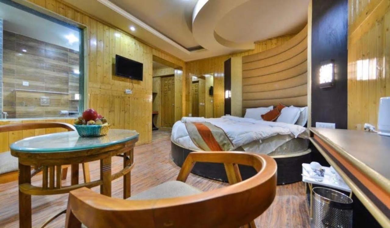 Srīnagar Hotel Sheen المظهر الخارجي الصورة