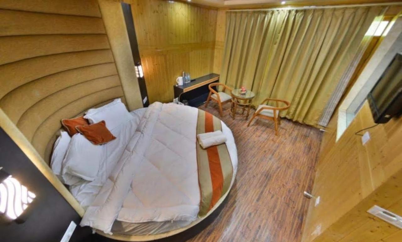 Srīnagar Hotel Sheen المظهر الخارجي الصورة